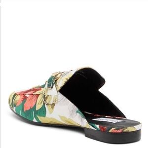 BNIB Steve Madden bee mules